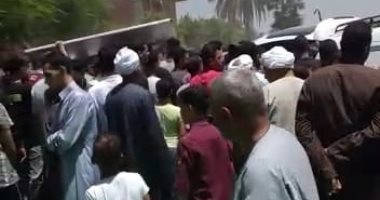 تشييع جنازة طفل أصيب بطلق خرطوش بالخطأ فى حفل زفاف بالشرقية.. صور