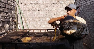 شاهد تجربة تجميع الزيت المستعمل لاستخدامه كوقود حيوى للبواخر والسفن