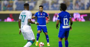 الهلال يكتسح الفتح بثلاثية ويقترب من لقب الدوري السعودى للمحترفين