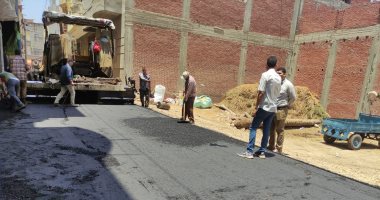 رصف 1000 طريق بمدن وقرى محافظة البحيرة بتكلفة 1.6 مليار جنيه.. صور