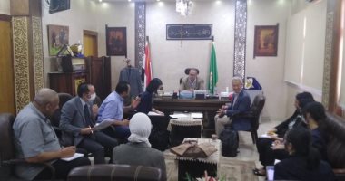 مدير تعليم القليوبية يبحث مع وفد يابانى الاستعداد للعام الدراسى الجديد.. صور