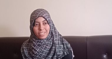 "عائشة" طالبة ببورسعيد قهرت الظلام وتحدت الإعاقة بختم القرآن وتجويده