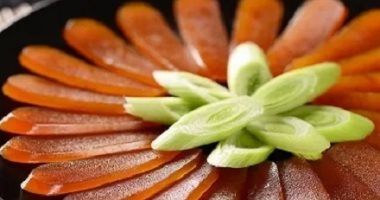 طريقة عمل طاجن البطارخ بالصوص الأبيض.. وجبة كاملة وغير مكلفة      