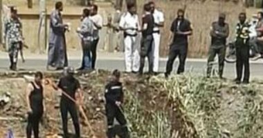 سقوط سيارة ميكروباص بترعة المريوطية فى الجيزة وجارى البحث عن جثة السائق