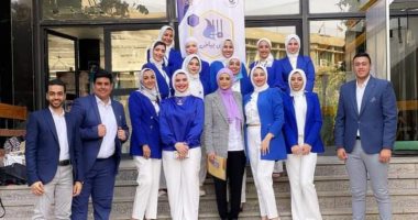 عميد إعلام القاهرة تهنئ طلاب الكلية لفوز مشروع تخرج عن الغارمات