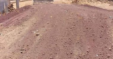بدء أعمال فتح شارع مؤدٍ لمستشفى الصدر بالخارجة فى الوادى الجديد