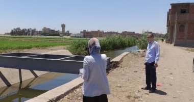إجراء القرعة العلنية لتسيير 15 سيارة ميكروباص لمدينة أسيوط الجديدة.. صور