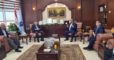 برلمانيون يبحثون مع محافظ البحر الأحمر فرص الاستثمار المتاحة بالمحافظة