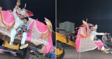 حفل زفاف غير مألوف.. مهندس هندى يحتفل بزواجه على دلو "كراكة" والشرطة تتدخل
