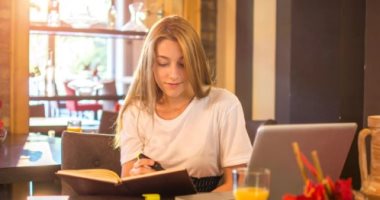 8 مشروبات تساعدك على زيادة التركيز فى أيام الامتحانات.. سخن وساقع