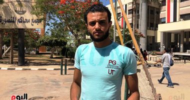 الشاب حامل جثمان نيرة أشرف بعد قتلها: حاولت إنقاذها وكتمت جروحها بإيدي ولكنها ماتت قبل أن تصل المستشفى.. "محمود": لحظة عمرى ما هنساها وصورتها ما بتفارقنيش.. فضلت 3 أيام بدون نوم وأتناول مهدئات للأعصاب