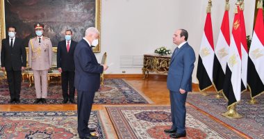 الرئيس السيسى يشهد حلف اليمين لرؤساء محكمة النقض ومجلس وقضايا الدولة.. ويشدد على مواصلة المؤسسات القضائية الشامخة أداء مهامها للحفاظ على حقوق المواطنين.. ويمنح القضاة السابقين وسام الجمهورية من الطبقة الأولى