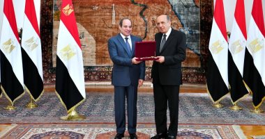 الرئيس السيسى يمنح رؤساء مجلس الدولة وهيئة قضايا الدولة ومحكمة النقض وسام الجمهورية من الطبقة الأولى تقديراً لجهدهم.. "واليوم السابع" ينشر السير الذاتية لرجال أكملوا العطاء لإنفاذ القانون وحماية العدالة