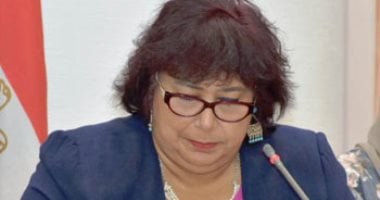 وزيرة الثقافة تنعي أحمد مرسي: إسهاماته علامات فارقة فى الثقافة المصرية
