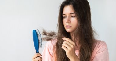 تعرفى على أسباب تساقط الشعر وطرق علاجه.. عشان هو تاج راسك 