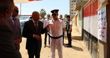 طلاب الثانوية العامة بالمنيا يؤدون امتحان اللغة العربية.. فيديو لايف