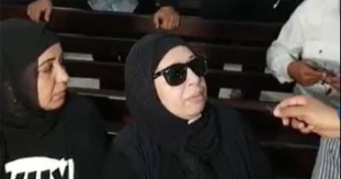 بدء أولى جلسات محاكمة قاتل الطالبة نيرة أشرف وسط إجراءات أمنية مكثفة.. ظهور أسرة فتاة المنصورة بالملابس السوداء.. ويؤكدون: لم نتوقع قتلها رغم المحاضر المحررة ضد المتهم.. ونطالب بالقصاص.. فيديو وصور
