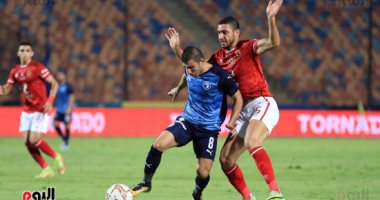 طاهر محمد يتقدم للأهلي فى مرمى بيراميدز بالدقيقة 18.. فيديو