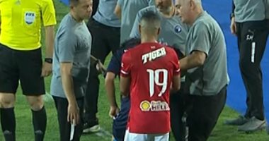 معلق مباراة الأهلي وبيراميدز بعد إصابة حسين السيد: "اتصدمت في راسي".. فيديو
