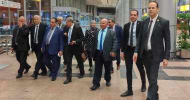 رئيس مصلحة الجمارك يعود للقاهرة عقب مشاركته فى اجتماعات "الجمارك العالمية"