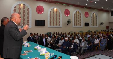 محافظ قنا يبحث شكاوي أكثر من 200 مواطن بقوص خلال اللقاء الجماهيري الثاني