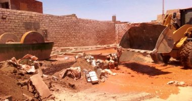 تنفيذ 19 قرار إزالة للطواحين والكسارات المخالفة بالمنطقة الصناعية بأسوان