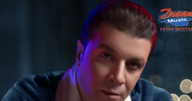 كنا قلوب عايشينها ورامية الدنيا وراها.. مصطفى كامل يطرح أحدث أغانيه غدًا