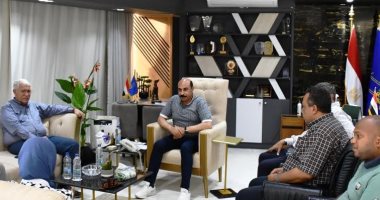 محافظ أسوان: الإسراع فى مشروعات البنية التحتية بقرى حياة كريمة