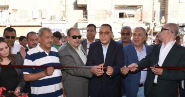 محافظ الشرقية يفتتح معرضا لبيع السلع والمواد الغذائية ومستلزمات عيد الأضحى