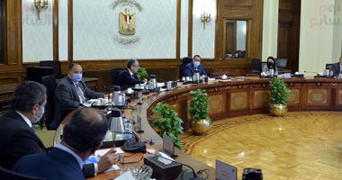 رئيس الوزراء يتابع الموقف التنفيذى لعدد من المشروعات القومية 