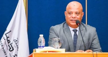 رئيس هيئة ميناء دمياط يعقد لقاءه الدوري بالعاملين 