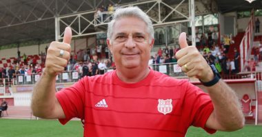 شباب بلوزداد الجزائري يقرر إقالة ماركوس باكيتا مدرب الزمالك السابق  