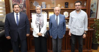 نقيب المهندسين يلتقى زوجة المهندس المحتجز فى العراق