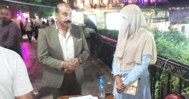محافظ أسوان يفاجئ فريق عمل التبرع بالدم بطريق كورنيش النيل.. صور