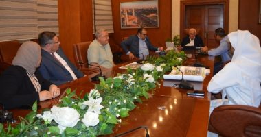محافظ بورسعيد يستقبل وفد مستثمرين لبحث سبل التعاون فى المجال الصناعى