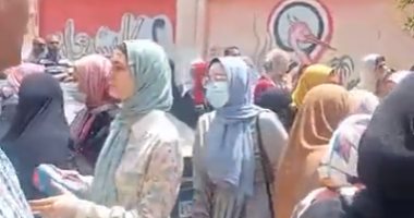 الفرنساوى سهل.. آراء طلاب الثانوية العامة فى امتحان اللغة الأجنبية الثانية بكفر الشيخ