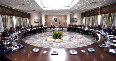 "مدبولي" و"عبد الرحمان" يترأسان اجتماع الدورة الثامنة للجنة العليا المصرية الجزائرية.. رئيس الوزراء: توجيهات من الرئيس السيسى بأهمية النهوض بمستوى العلاقات الثنائية.. وندعو الجزائر للمشاركة الفعالة بمؤتمر COP27