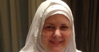 بالتزامن مع موسم الحج.. شاهد الراحلة دلال عبد العزيز بملابس الإحرام