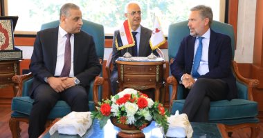 محافظ سوهاج يستقبل السفير الإيطالى لتفقد المعالم السياحية والأثرية.. صور