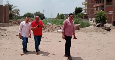 حياة كريمة.. تسليم طريقى المشتل ودنشواى للبدء فى أعمال الرصف فى المنوفية