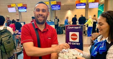 وزارة الطيران تحتفل بذكرى ثورة 30 يونيو مع المسافرين بالمطارات المصرية.. صور