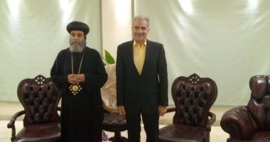 جامعة أسوان تهنئ نيافة الأنبا بيشوي أسقف الكاتدرائية بمناسبة تجليسه