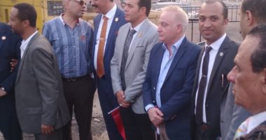 مواطنون يحتفلون بذكرى ثورة 30 يونيو في ميدان الكيت كات