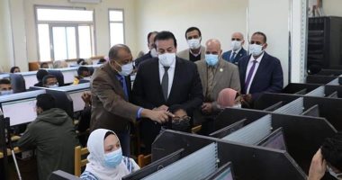 التعليم العالى: الجامعات تنجح فى عقد الاختبارات الإلكترونية لـ729 ألف طالب