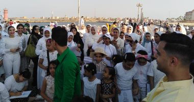 قعدة رسم لدعم سياحة مصر.. مهرجان فنون تشكيلية فى رأس البر.. فيديو