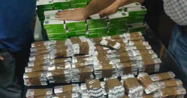 جمارك الواردات الجوية بمطار القاهرة تضبط محاولة تهريب ترامادول وأدوية بشرية