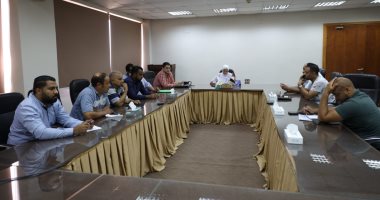 رئيس شركة مياه بنى سويف تتابع  مشروعات حياة كريمة 