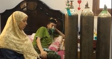 "أدهم" عنده 23 سنة عايش على أنبوب أكسجين ومحتاج زراعة رئة بشكل عاجل