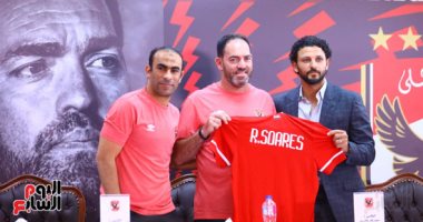 سواريز يشرح اختصاصات معاونيه ويؤكد: سعيد بتدريب أحد أكبر أندية العالم