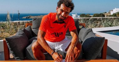 محطات المحترفين المصريين فى الميركاتو الصيفى.. التجديد شعار نجاح صلاح والننى في ليفربول وآرسنال.. تريزيجيه يعود إلى تركيا عبر طرابزون.. مرموش ينتظر حسم المصير فى ألمانيا.. مصطفى محمد حائر بين جالاتا سراي وفرنسا